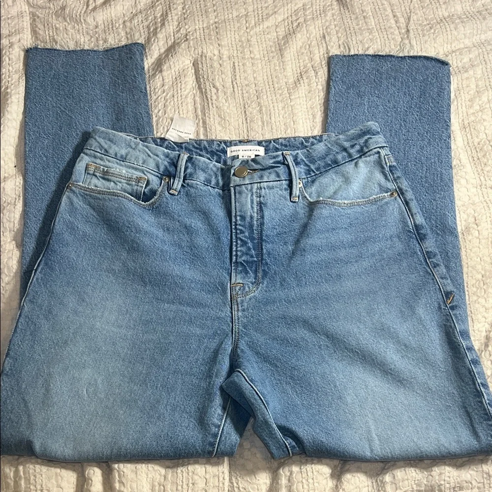 Good American Light Blue Straight Leg Jeans size 6/28